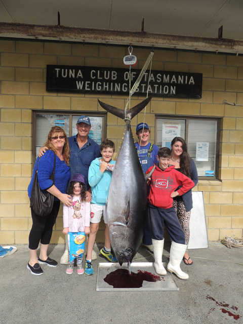 ANGLER: Locki Nichols SPECIES: Southern Bluefin Tuna  WEIGHT: 104 kg. LURE: 6.5″ stripey Micro Dingo